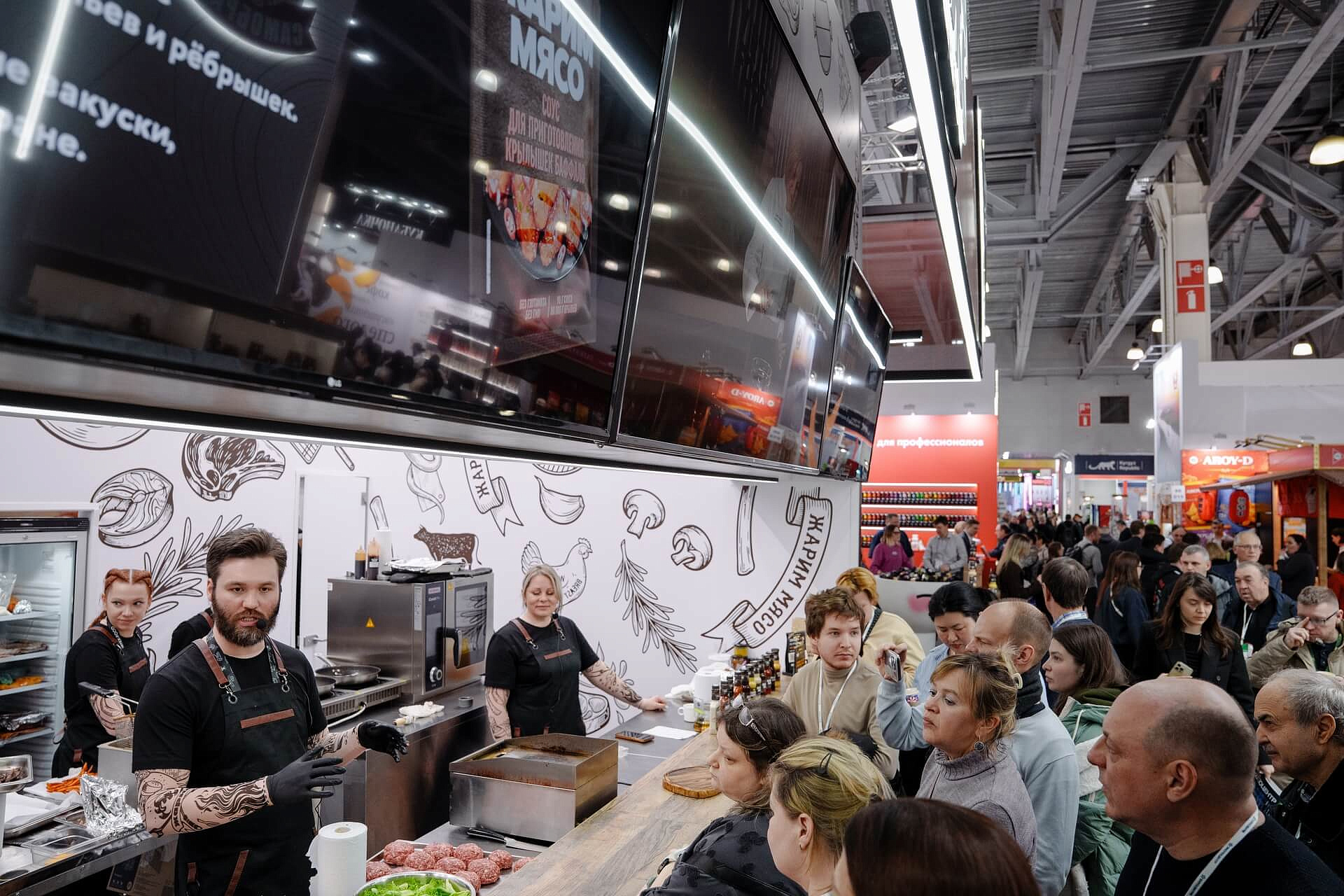 ЖАРИМ МЯСО на ПРОДЭКСПО. Февраль 2026